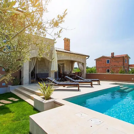 Dominika Holiday home Porec