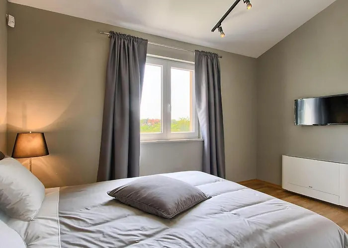 Dominika * Πόρετς